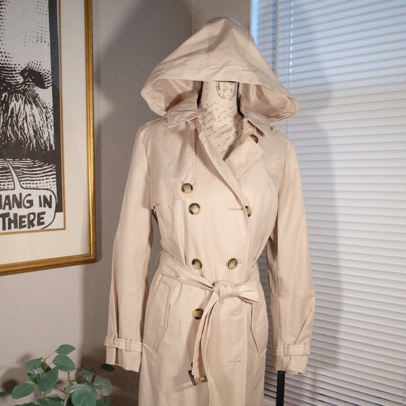 Tahari Cream Large Trench Coat with Tortoiseshell Buttons and Green Accents - Picture 2 of 4